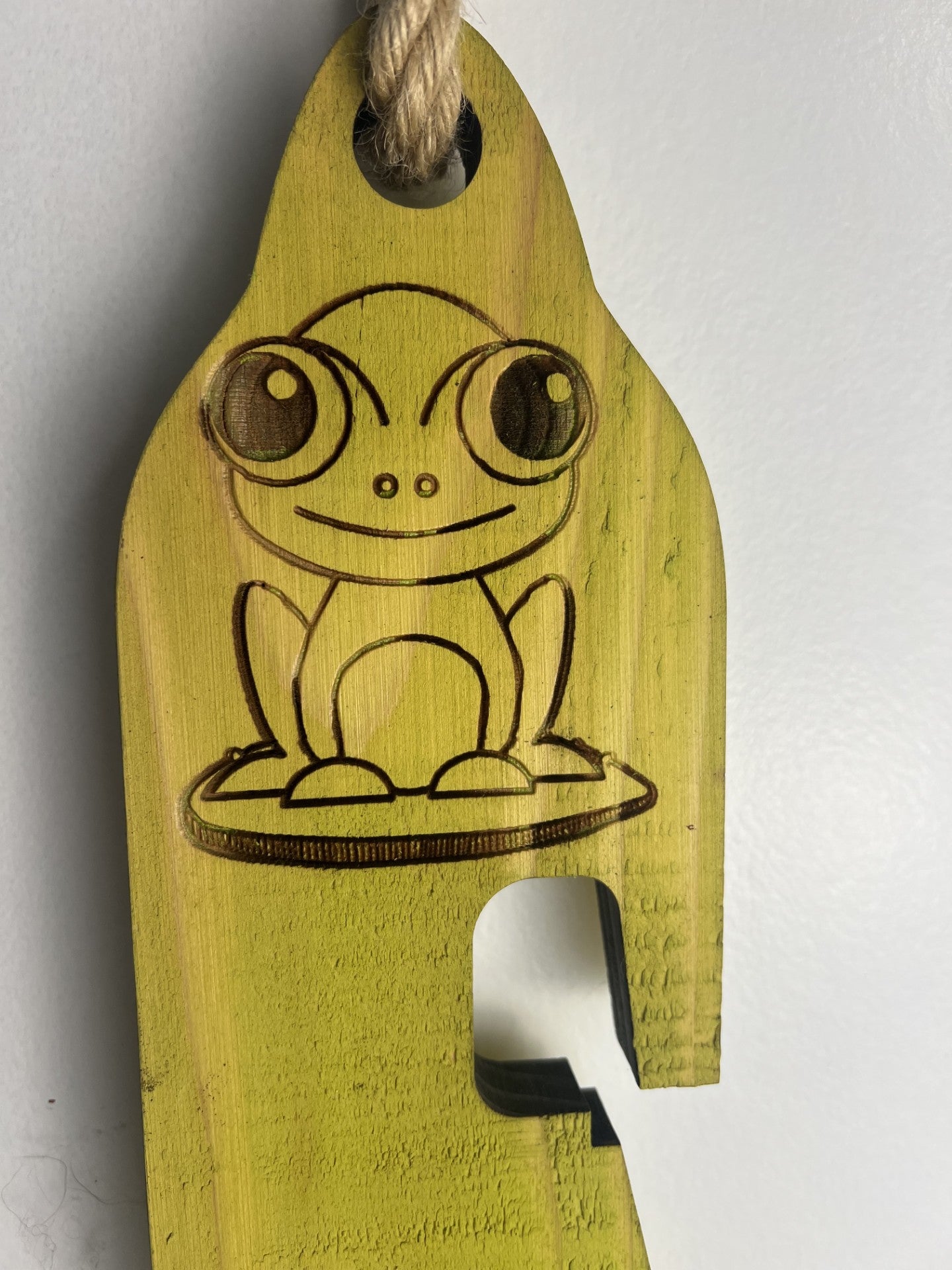 Rustic Wooden Frog Multi Clay Pot Hanger