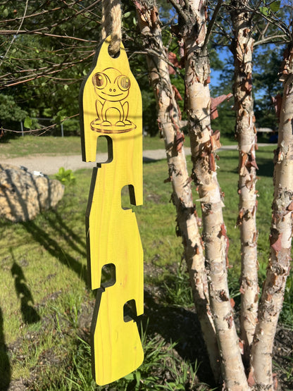 Rustic Wooden Frog Multi Clay Pot Hanger